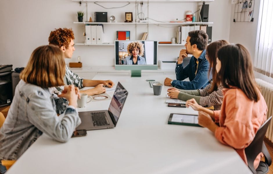 5 dicas que irão elevar suas Reuniões Híbridas