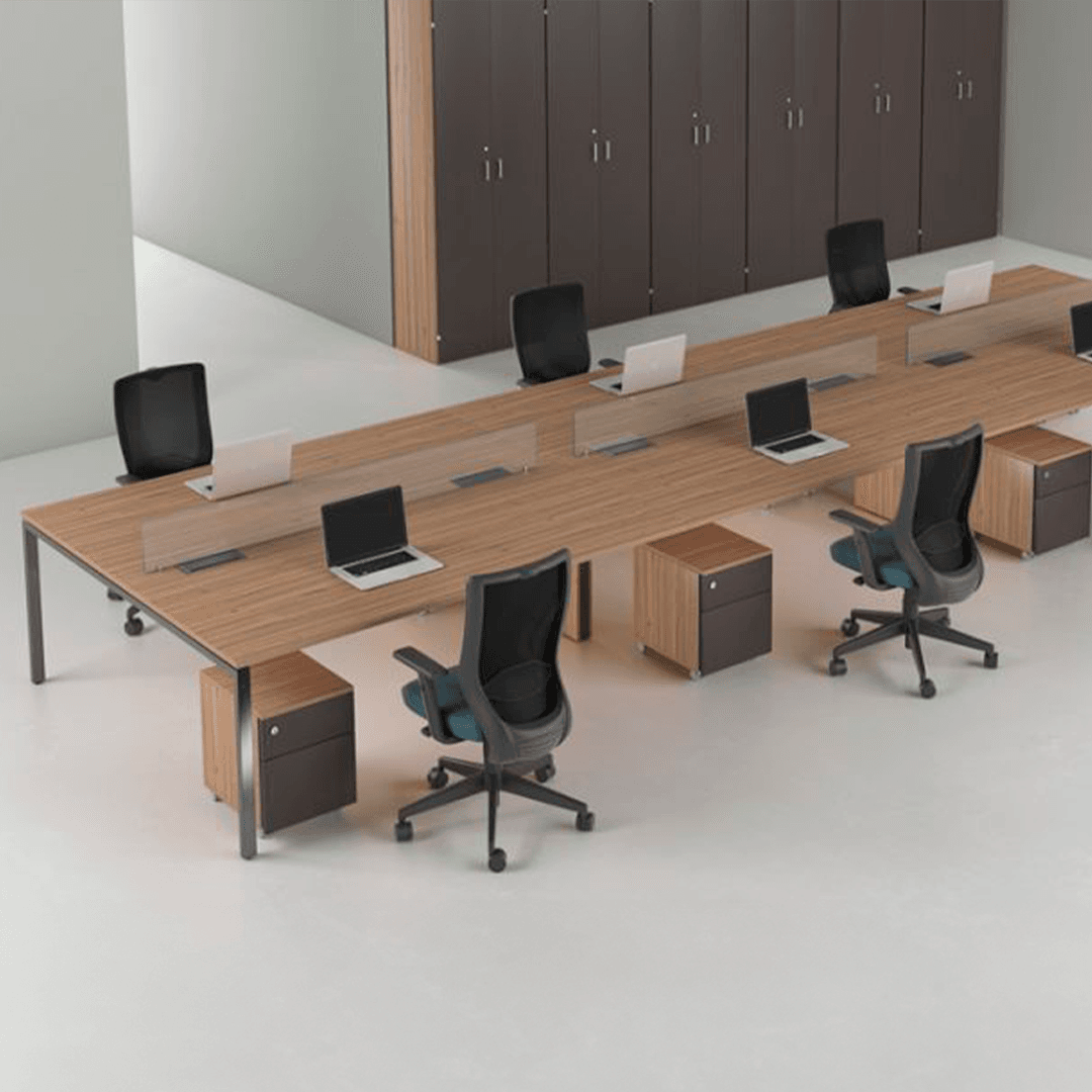 Plataforma Ston para escritórios e ambientes corporativos, com design moderno, estrutura resistente e configuração funcional para estações de trabalho colaborativas.